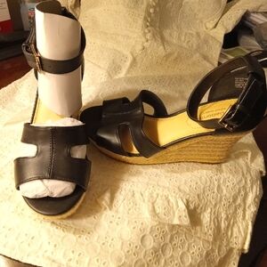 Womens shoes